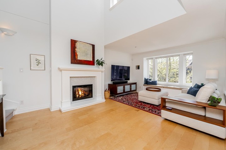 Photo 4 at 54 Beach Drive, Furry Creek, West Vancouver