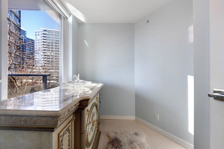 Photo 27 at 305 - 8 Smithe Mews, Yaletown, Vancouver West