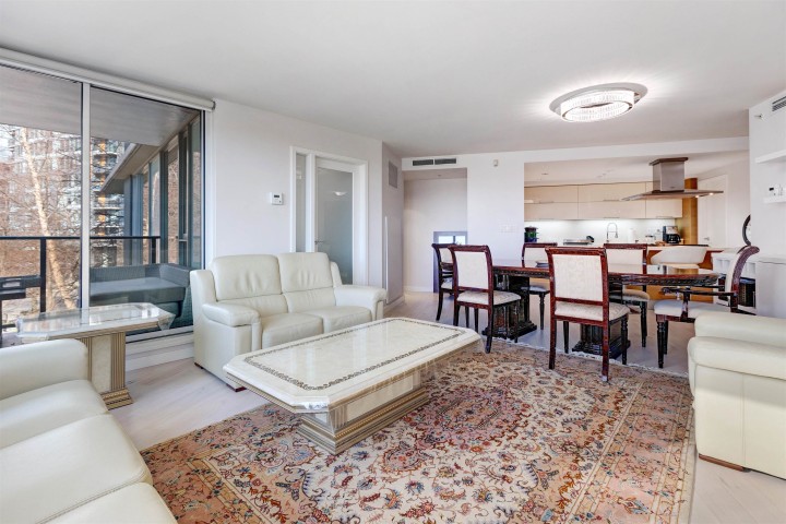 Photo 13 at 305 - 8 Smithe Mews, Yaletown, Vancouver West