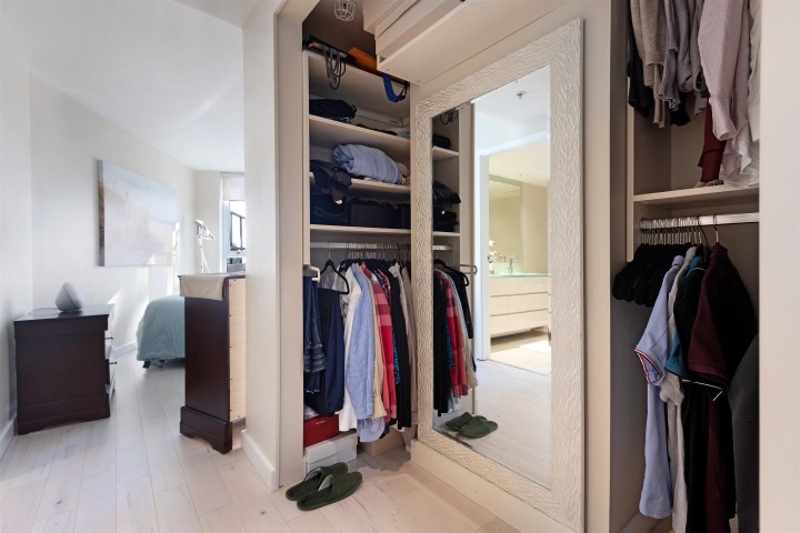 Photo 17 at 305 - 8 Smithe Mews, Yaletown, Vancouver West