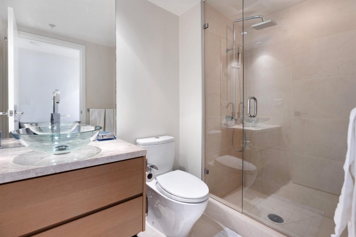 Photo 26 at 305 - 8 Smithe Mews, Yaletown, Vancouver West