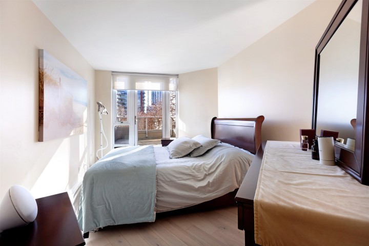 Photo 20 at 305 - 8 Smithe Mews, Yaletown, Vancouver West