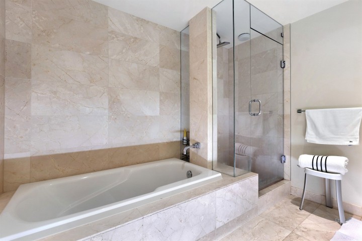 Photo 19 at 305 - 8 Smithe Mews, Yaletown, Vancouver West