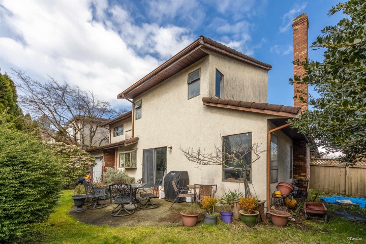 Photo 4 at 1215 W 67th Avenue, Marpole, Vancouver West