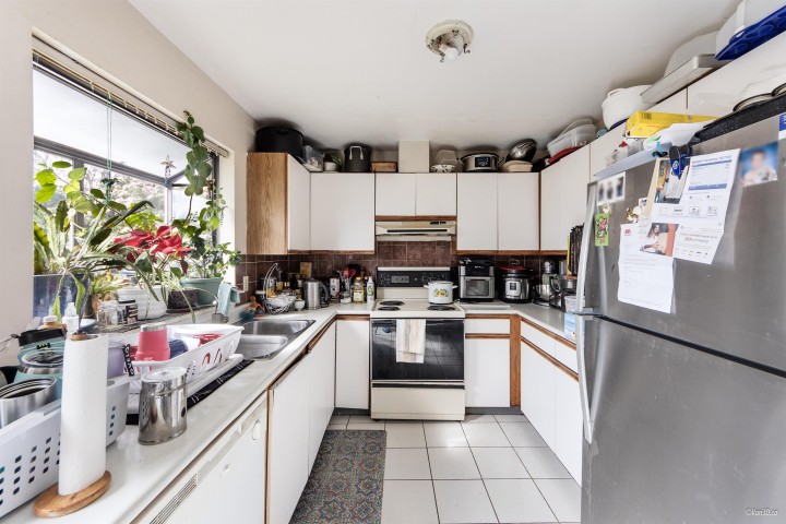 Photo 8 at 1215 W 67th Avenue, Marpole, Vancouver West
