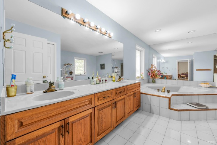 Photo 24 at 1338 W 54th Avenue, South Granville, Vancouver West