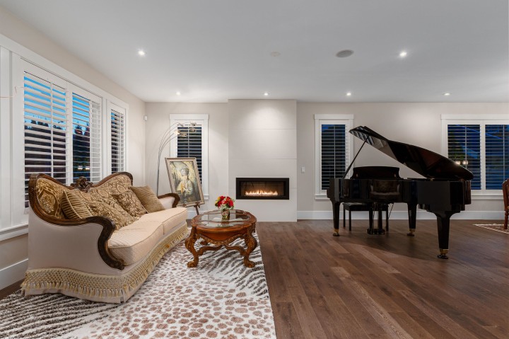 Photo 3 at 4168 Highland Boulevard, Forest Hills NV, North Vancouver