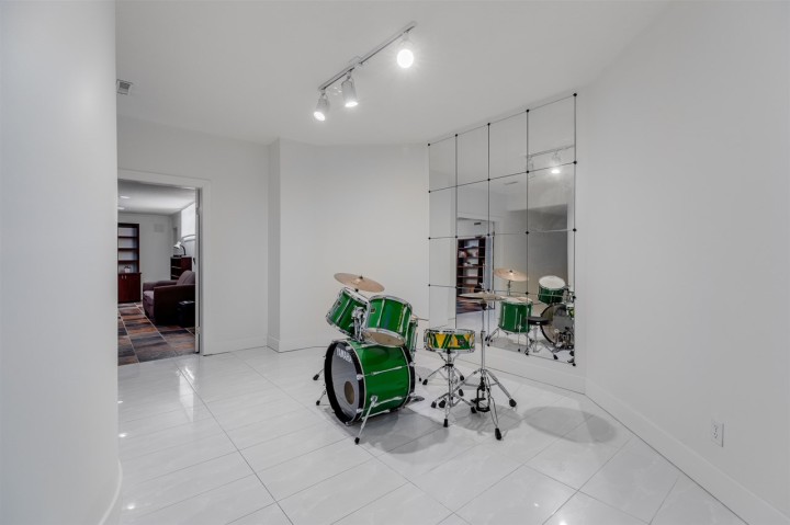 Photo 11 at 1565 Vinson Creek Road, Chartwell, West Vancouver