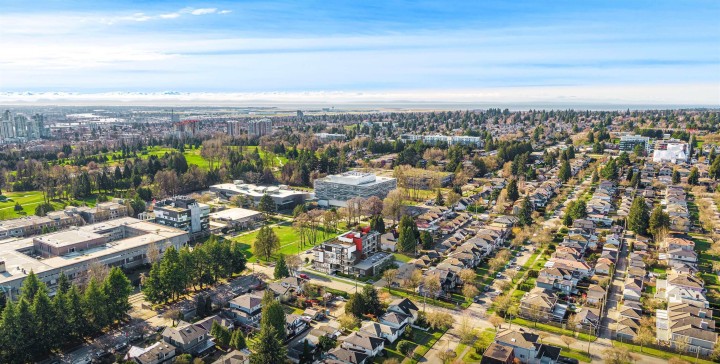 Photo 16 at 402 - 6485 Manitoba Street, Oakridge VW, Vancouver West