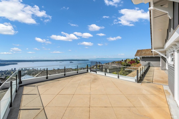 Photo 2 at 2326 Chippendale Road, Whitby Estates, West Vancouver