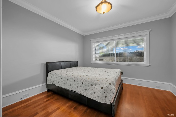 Photo 32 at 2326 Chippendale Road, Whitby Estates, West Vancouver