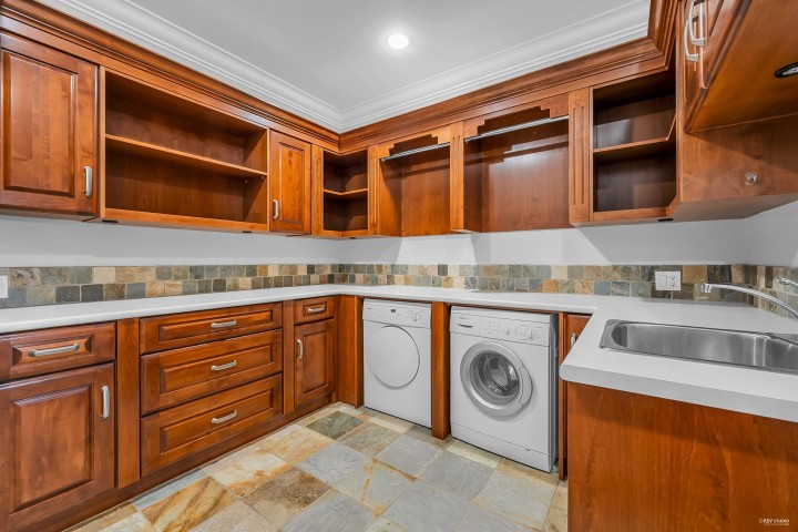 Photo 34 at 2326 Chippendale Road, Whitby Estates, West Vancouver