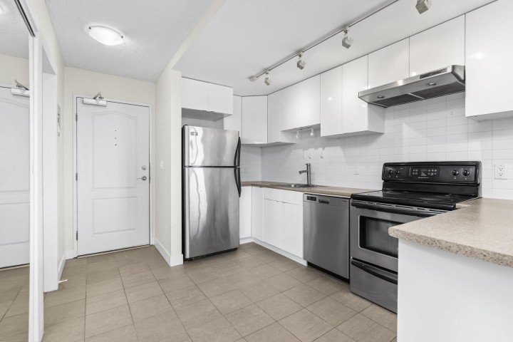 Photo 3 at 1610 - 2016 Fullerton Avenue, Pemberton NV, North Vancouver