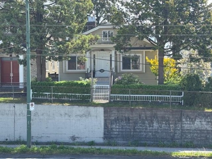 Photo 2 at 56 W 41st Avenue, Oakridge VW, Vancouver West