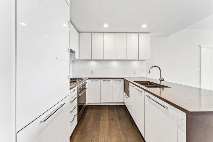 Photo 6 at 701 - 3487 Binning Road, University VW, Vancouver West