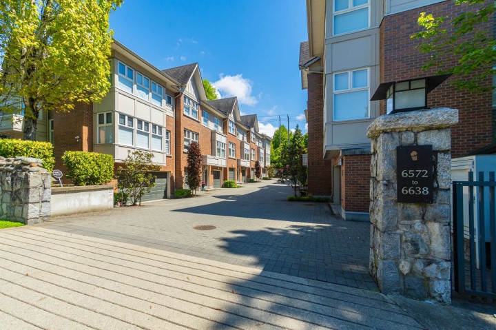 Photo 2 at 6602 Arbutus Street, S.W. Marine, Vancouver West