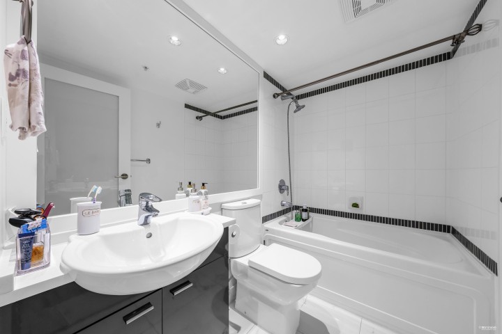 Photo 22 at 1802 - 1408 Strathmore Mews, Yaletown, Vancouver West