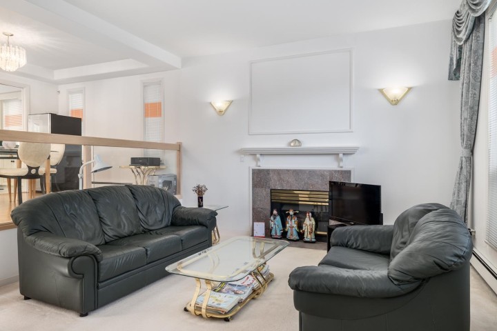 Photo 2 at 108 W 46 Avenue, Oakridge VW, Vancouver West