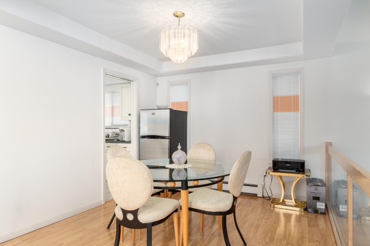 Photo 3 at 108 W 46 Avenue, Oakridge VW, Vancouver West