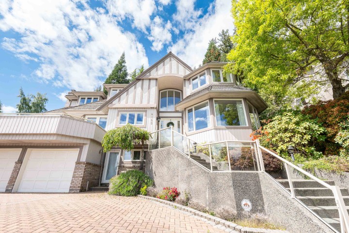 Photo 2 at 4153 Quarry Court, Braemar, North Vancouver