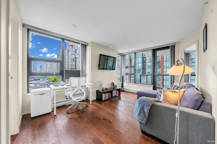 Photo 2 at 1001 - 928 Homer Street, Yaletown, Vancouver West