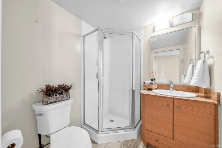 Photo 12 at 1001 - 928 Homer Street, Yaletown, Vancouver West