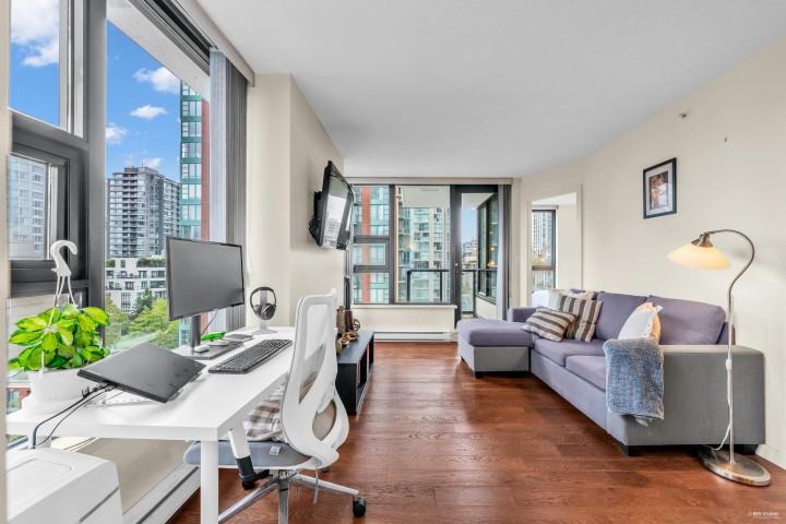 Photo 3 at 1001 - 928 Homer Street, Yaletown, Vancouver West