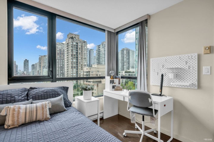 Photo 10 at 1001 - 928 Homer Street, Yaletown, Vancouver West