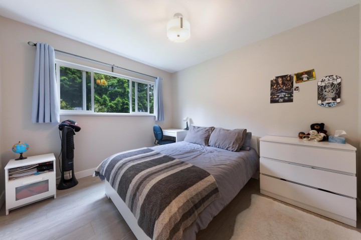 Photo 3 at 4477 Primrose Lane, Canyon Heights NV, North Vancouver