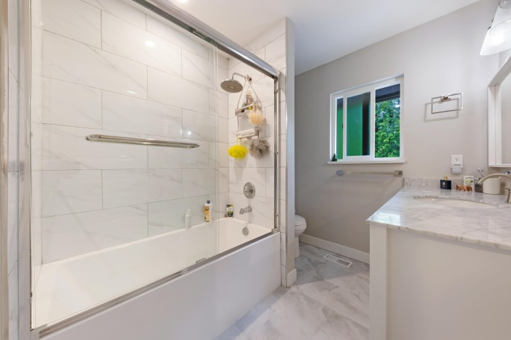 Photo 5 at 4477 Primrose Lane, Canyon Heights NV, North Vancouver