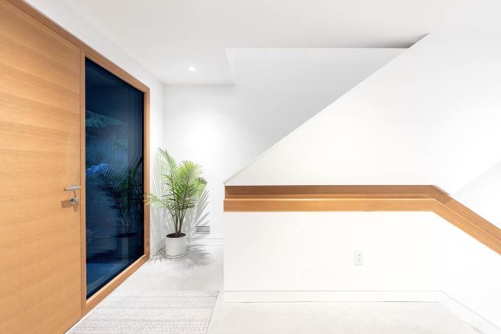 Photo 4 at 3823 Bayridge Avenue, Bayridge, West Vancouver