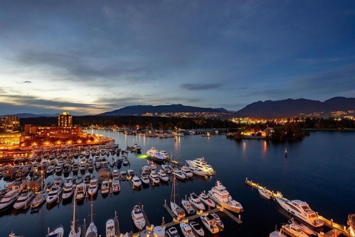 Photo 2 at 1304 - 323 Jervis Street, Coal Harbour, Vancouver West