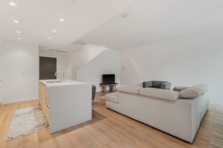 Photo 2 at 103 - 1500 Fern Street, Lynnmour, North Vancouver