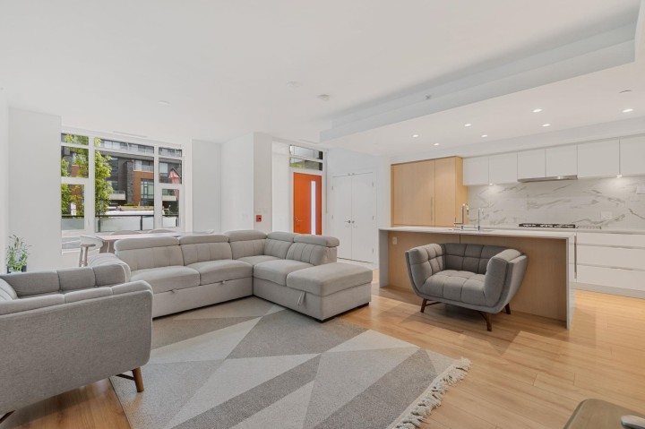 Photo 3 at 103 - 1500 Fern Street, Lynnmour, North Vancouver