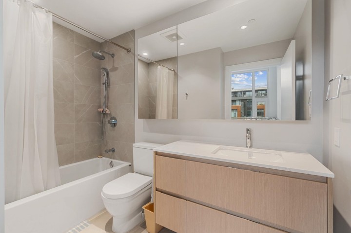 Photo 5 at 103 - 1500 Fern Street, Lynnmour, North Vancouver