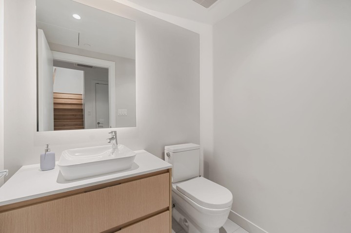 Photo 11 at 103 - 1500 Fern Street, Lynnmour, North Vancouver