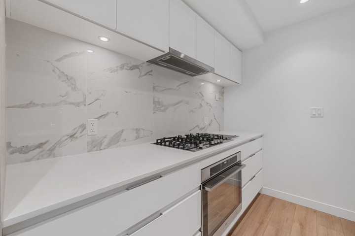 Photo 4 at 103 - 1500 Fern Street, Lynnmour, North Vancouver