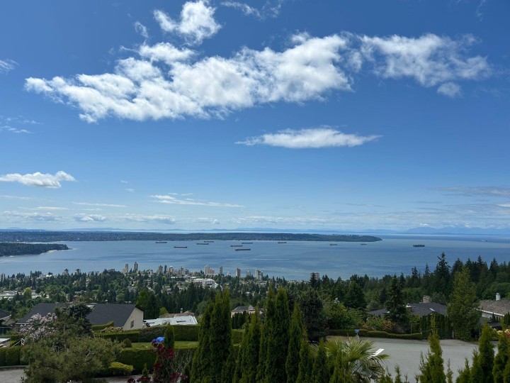 Photo 1 at 2555 Westhill Drive, Canterbury WV, West Vancouver