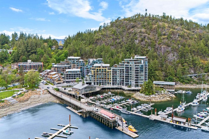 Photo 1 at 402 - 6699 Nelson Avenue, Horseshoe Bay WV, West Vancouver