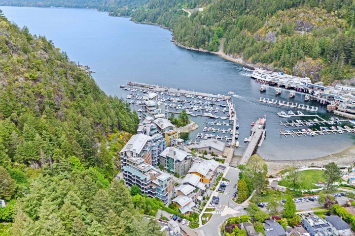 Photo 11 at 402 - 6699 Nelson Avenue, Horseshoe Bay WV, West Vancouver