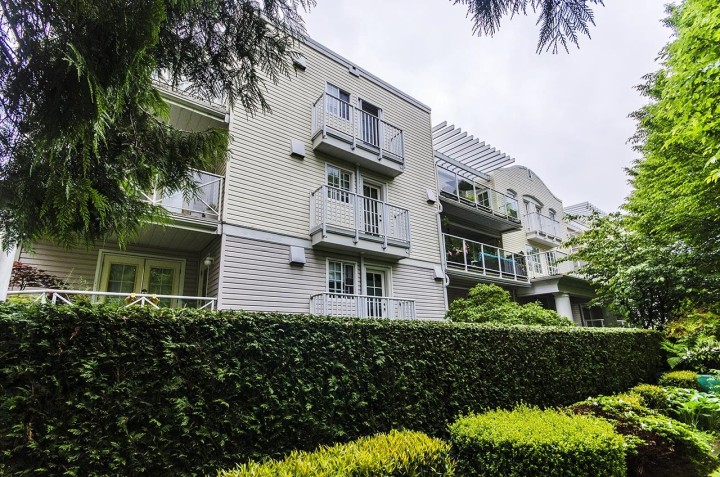 Photo 2 at 210 - 5788 Vine Street, Kerrisdale, Vancouver West