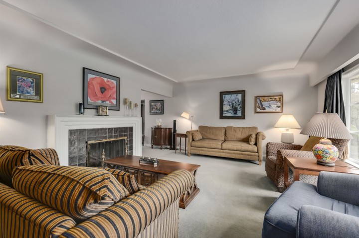 Photo 2 at 936 W 37th Avenue, Cambie, Vancouver West