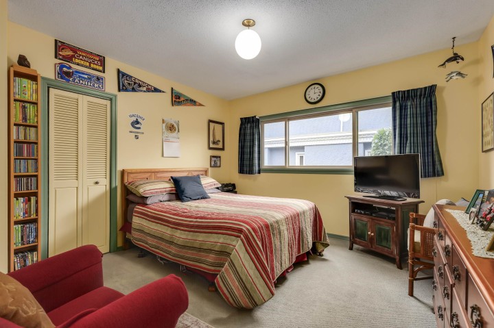 Photo 12 at 936 W 37th Avenue, Cambie, Vancouver West
