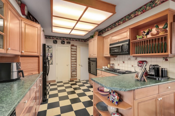 Photo 7 at 936 W 37th Avenue, Cambie, Vancouver West