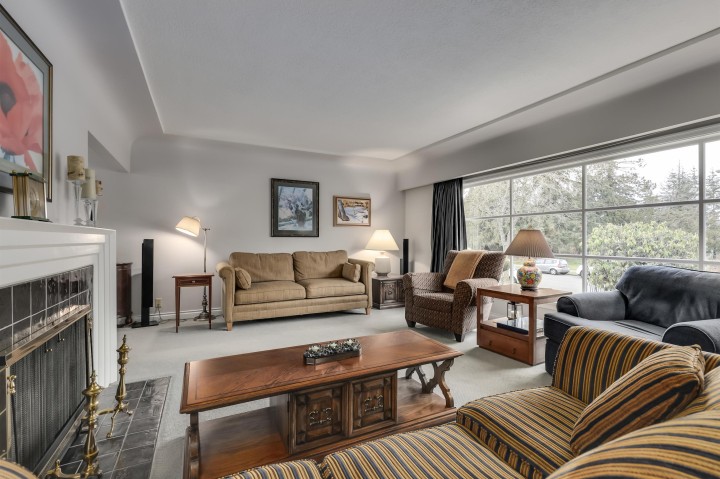 Photo 3 at 936 W 37th Avenue, Cambie, Vancouver West