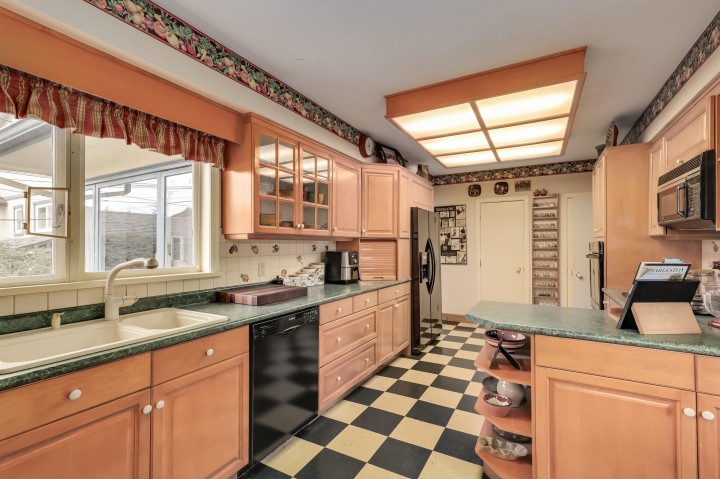 Photo 9 at 936 W 37th Avenue, Cambie, Vancouver West