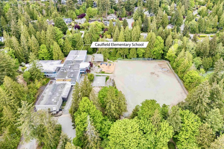 Photo 27 at 5056 The Byway, Caulfeild, West Vancouver