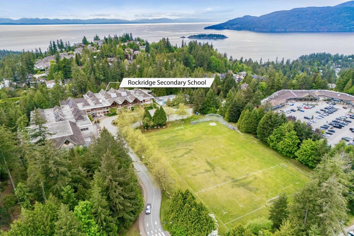 Photo 32 at 5056 The Byway, Caulfeild, West Vancouver