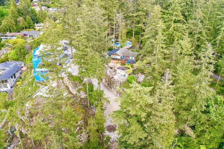 Photo 37 at 5056 The Byway, Caulfeild, West Vancouver