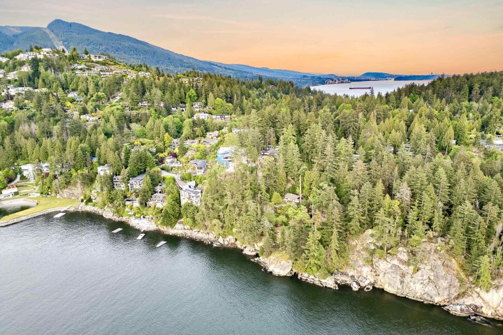 Photo 19 at 5056 The Byway, Caulfeild, West Vancouver